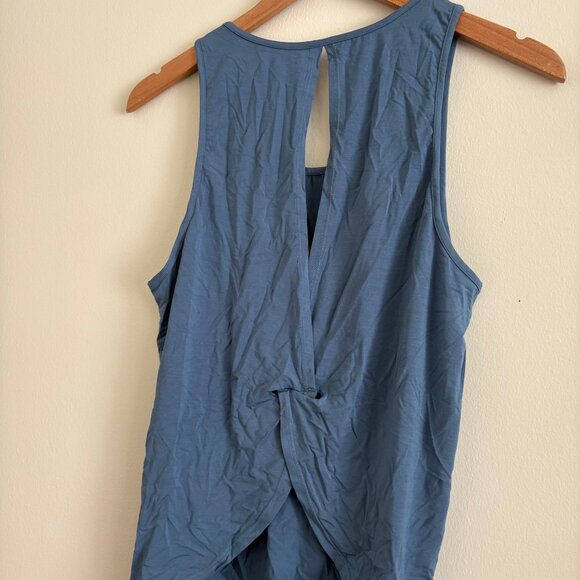 BuffBunny Collection Athletic Sleeveless Open Tie Back Tank Top Blue Size M - Picture 5 of 7